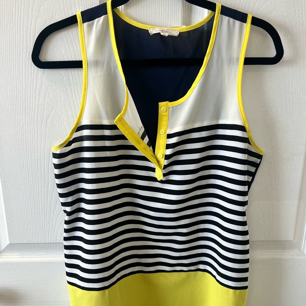 Lightweight sleeveless top